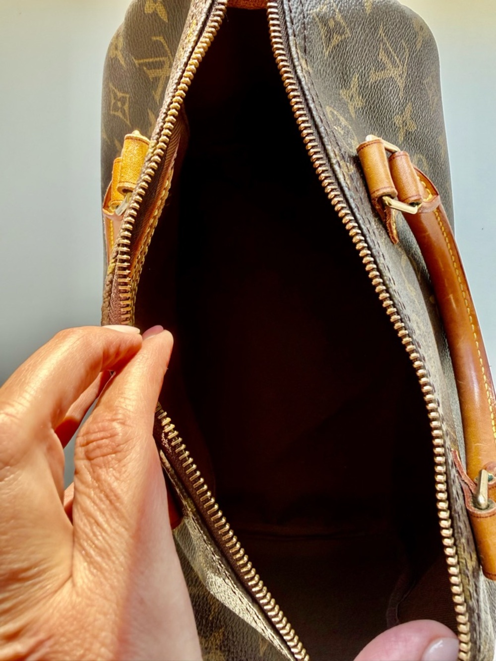 Louis Vuitton Speedy 30 Monogram Canvas Handbag - Brown/Tan - Picture 6 of 9